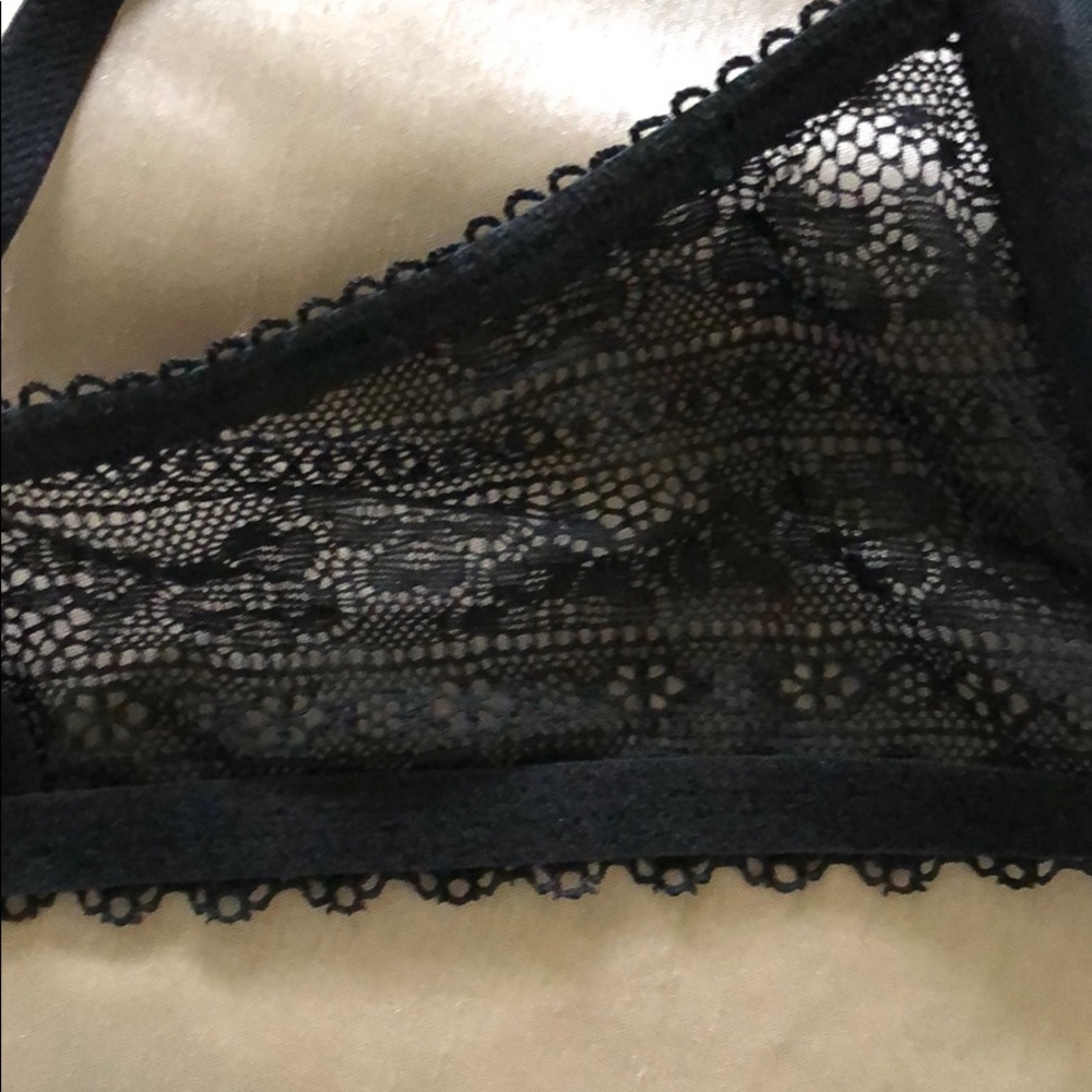 Lacy bra - Picture 5 of 5